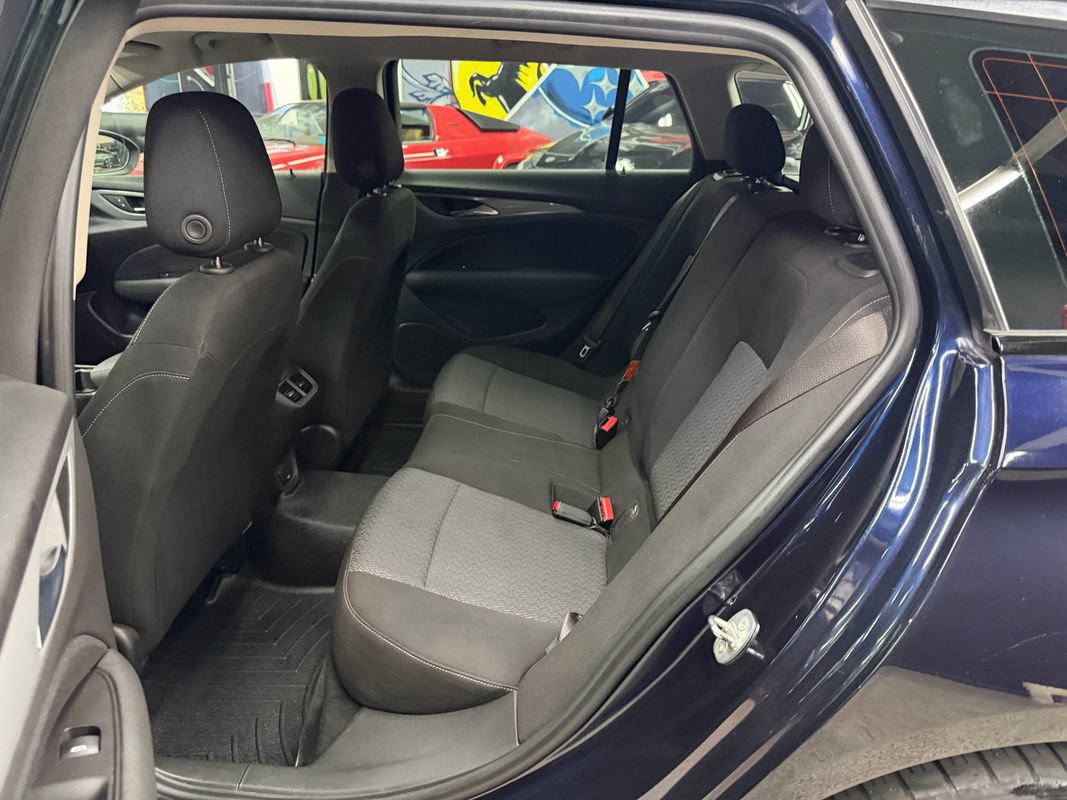 Used 2020 Buick Regal Preferred AWD/4WD image 13