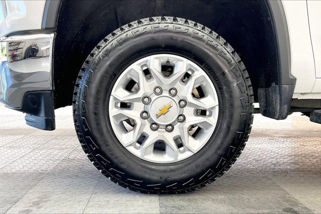 Used 2023 Chevrolet Silverado 2500 LT w/ Convenience Package image 8