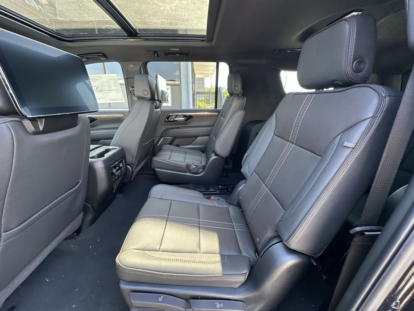 New 2026 Chevrolet Suburban High Country AWD/4WD image 25
