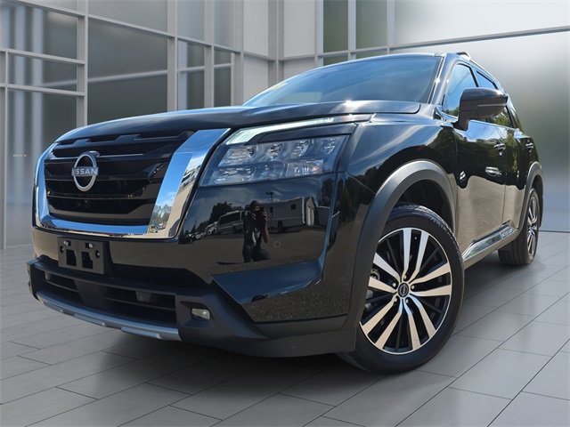 Used 2025 Nissan Pathfinder Platinum w/ Cargo Package