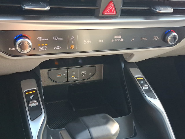 Used 2025 Kia Sorento S w/ Panoramic Sunroof Package FWD image 16