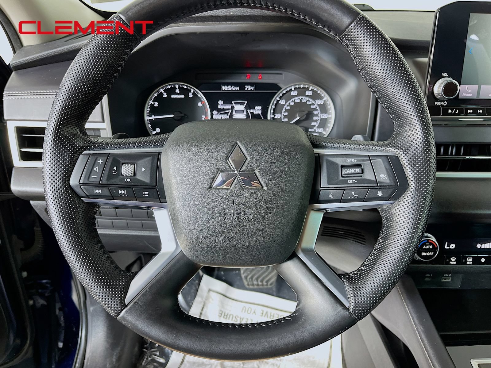 Used 2023 Mitsubishi Outlander ES AWD/4WD image 14