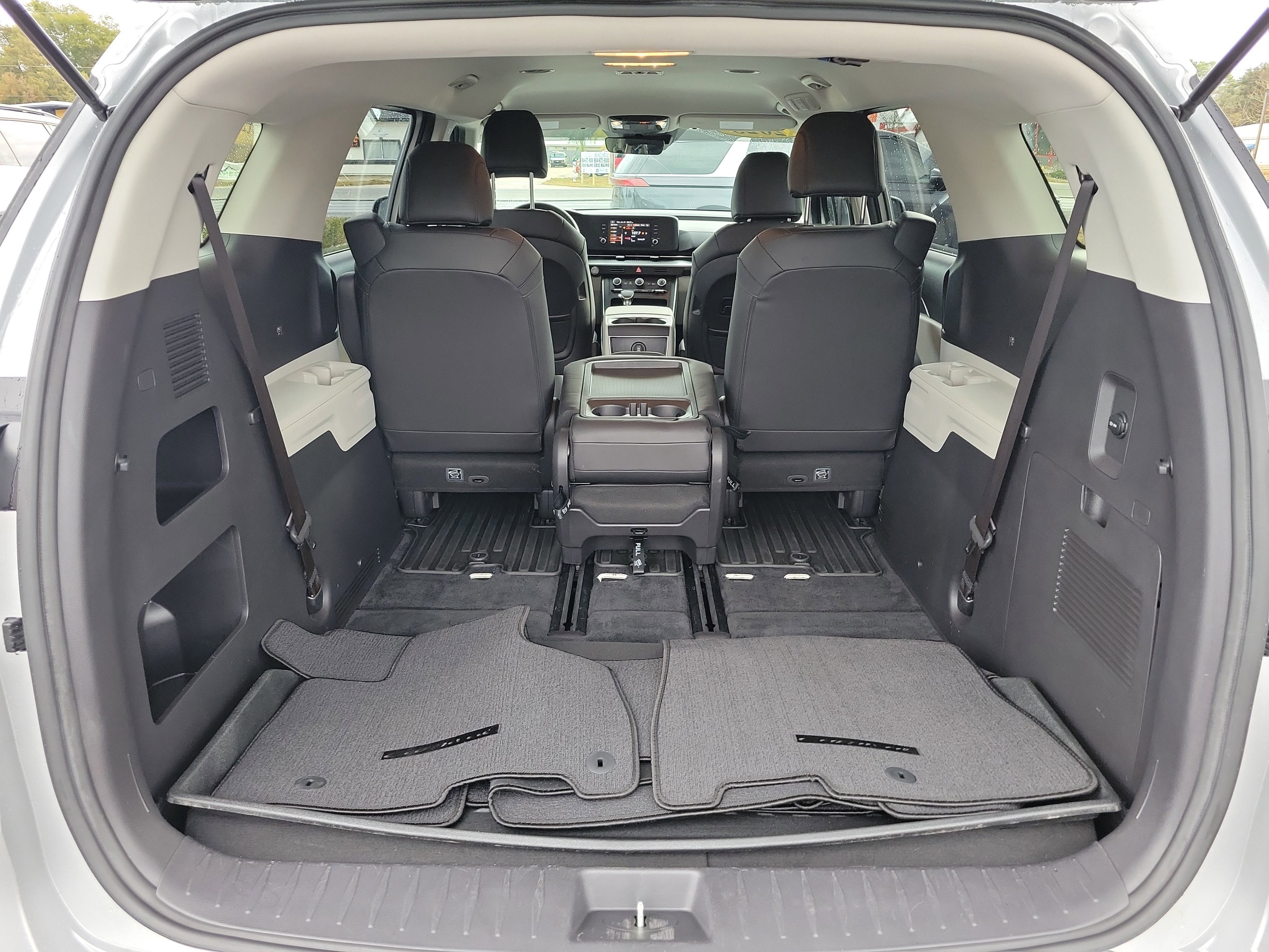 Certified 2023 Kia Carnival LX image 14