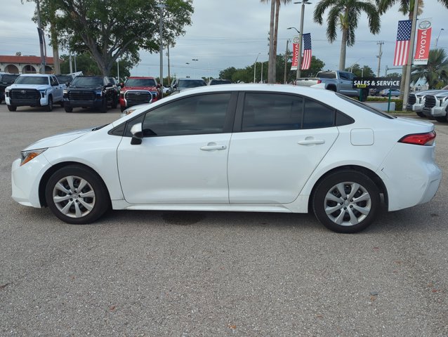 Used 2023 Toyota Corolla LE FWD image 5