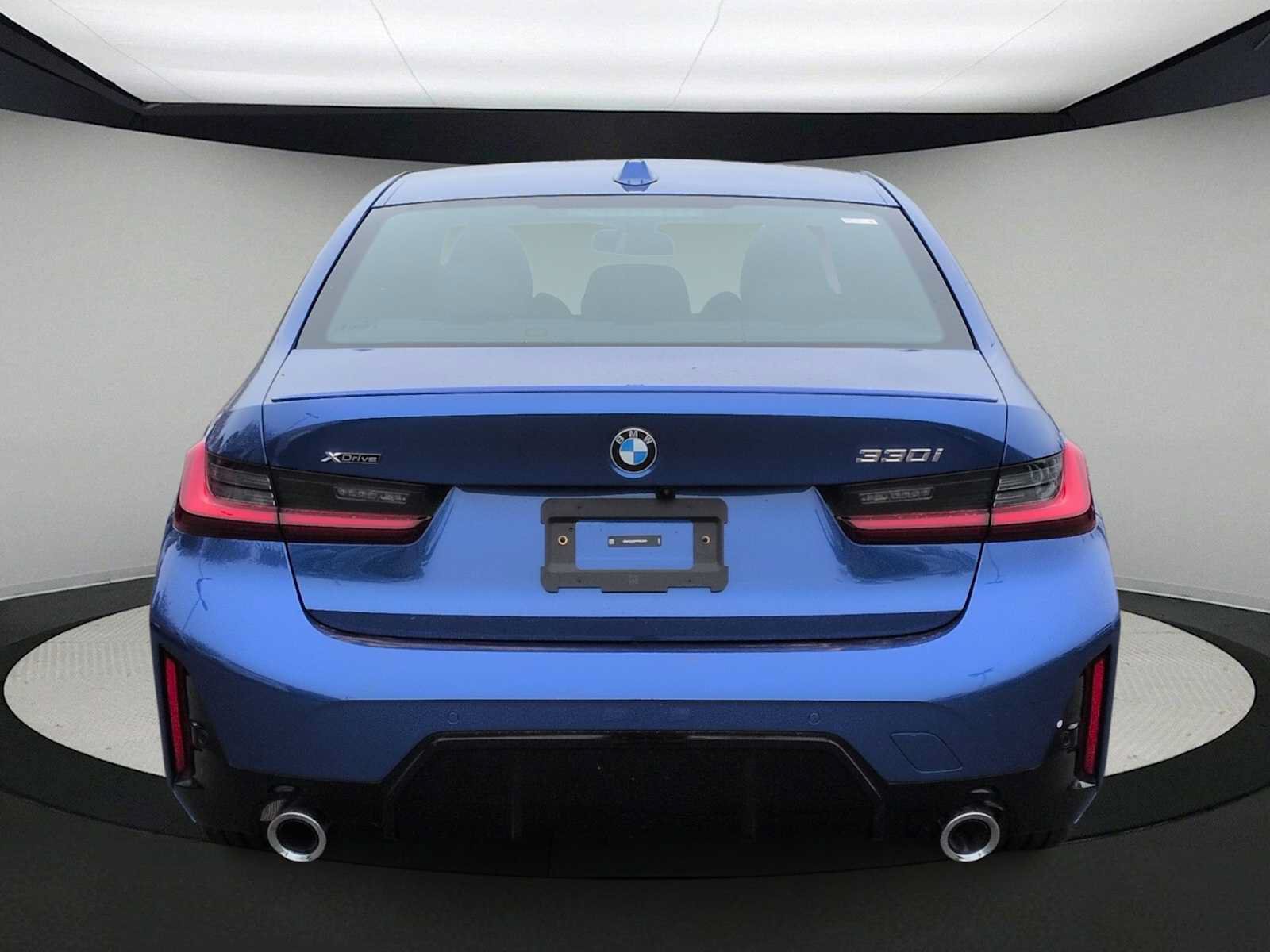 Used 2026 BMW 330i xDrive Sedan w/ M Sport Package AWD/4WD image 7