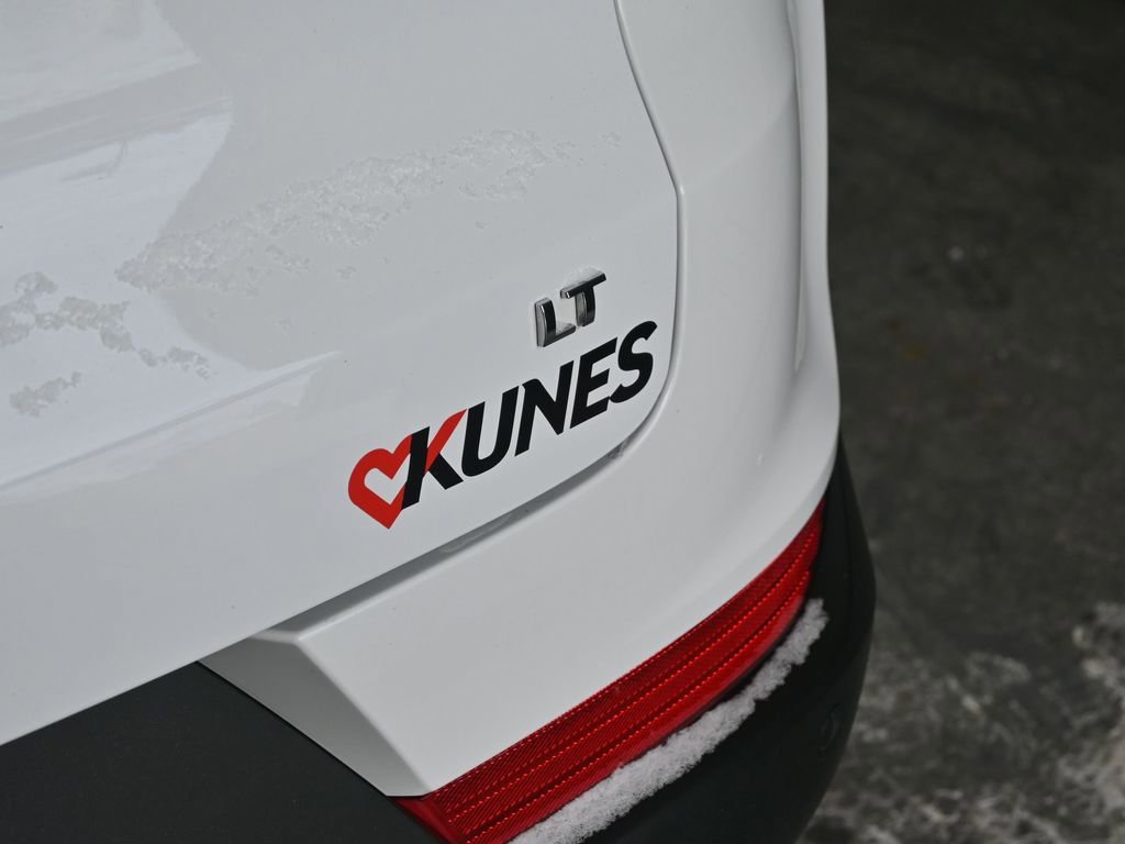 Used 2025 Chevrolet TrailBlazer LT w/ Driver Confidence Package image 14