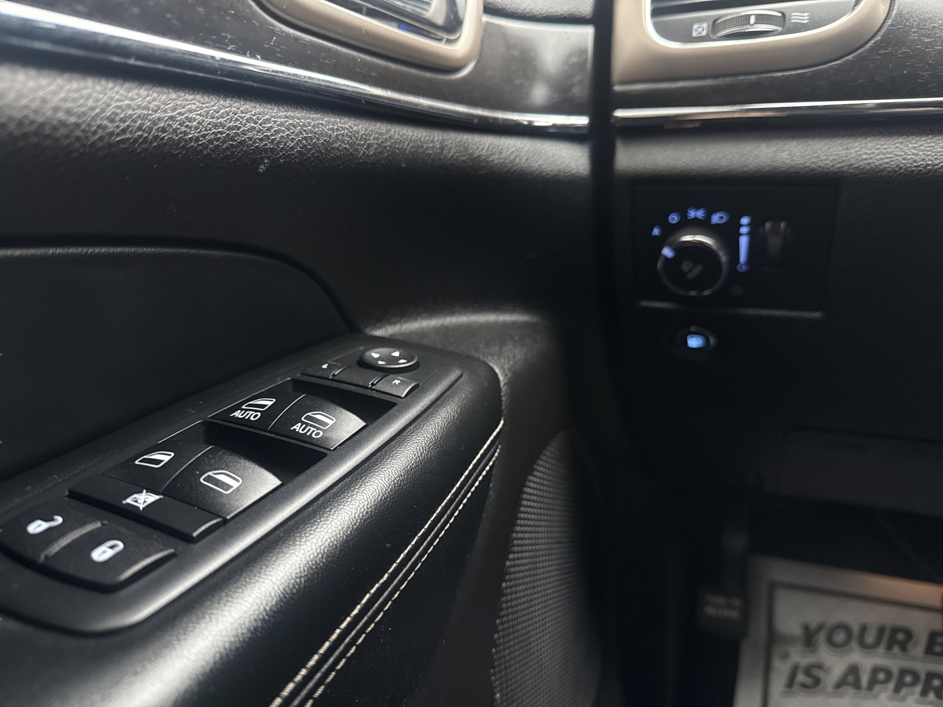 Used 2017 Jeep Grand Cherokee Limited image 23