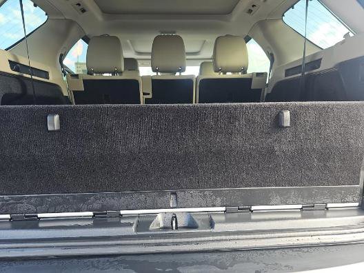 Used 2018 Land Rover Discovery HSE image 7