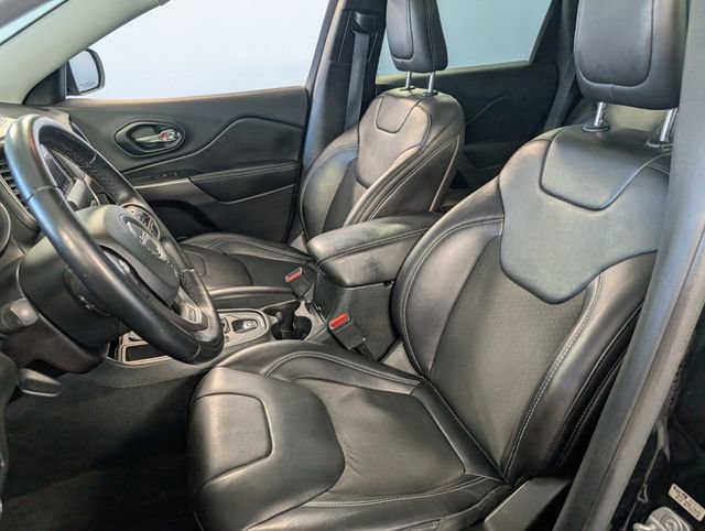 Used 2019 Jeep Cherokee Latitude Plus image 6