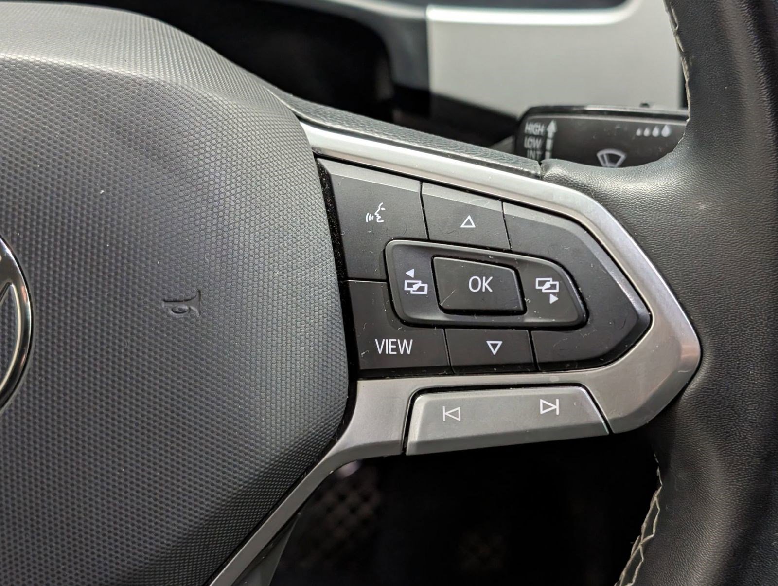 Used 2022 Volkswagen Atlas SE w/ Black Wheel Package image 22