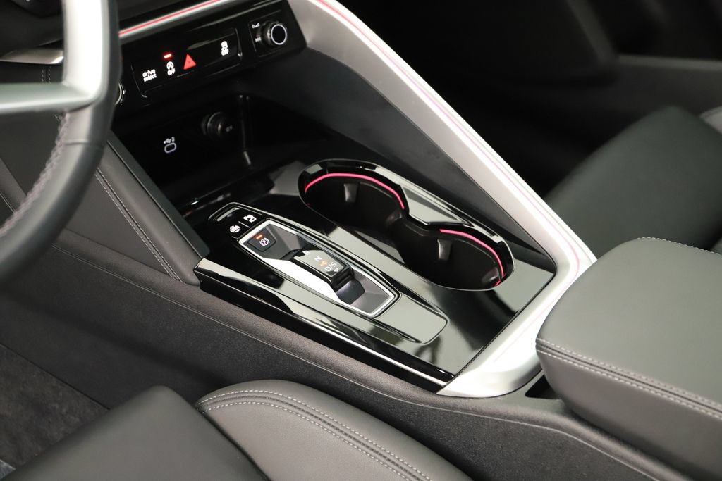 Certified 2025 Audi Q5 Prestige AWD/4WD image 17
