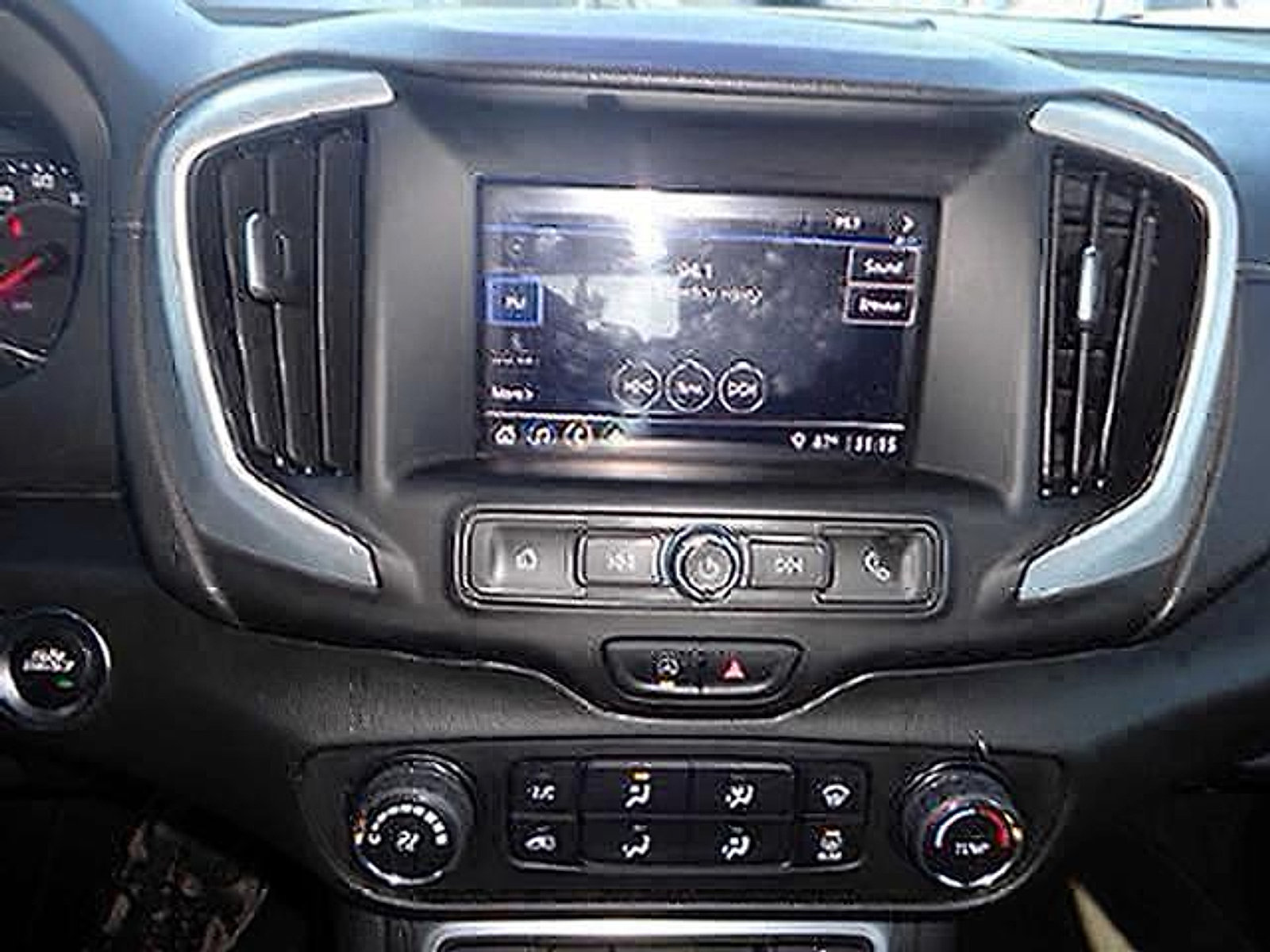 Used 2022 GMC Terrain SLE w/ Fleet Convenience Package AWD/4WD image 12