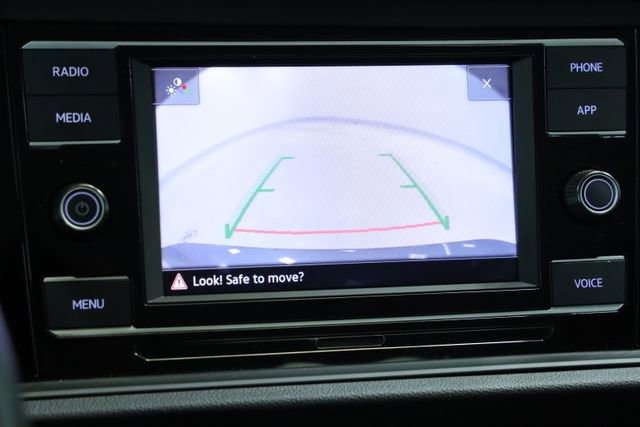 Certified 2022 Volkswagen Jetta SE image 18