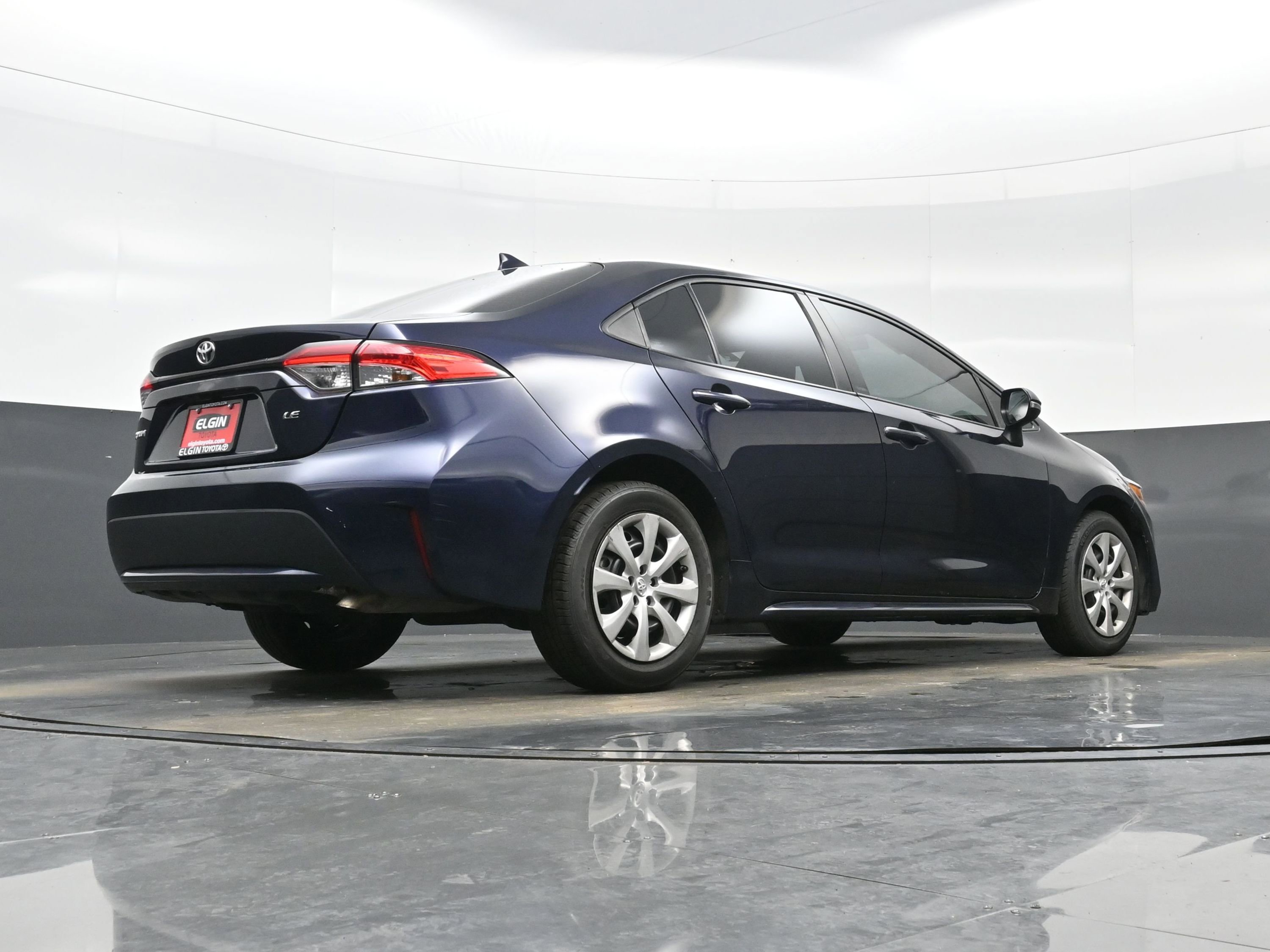 Used 2022 Toyota Corolla LE FWD image 29