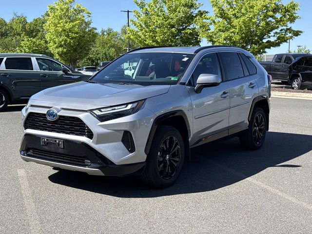 Used 2023 Toyota RAV4 SE w/ Convenience Package image 5