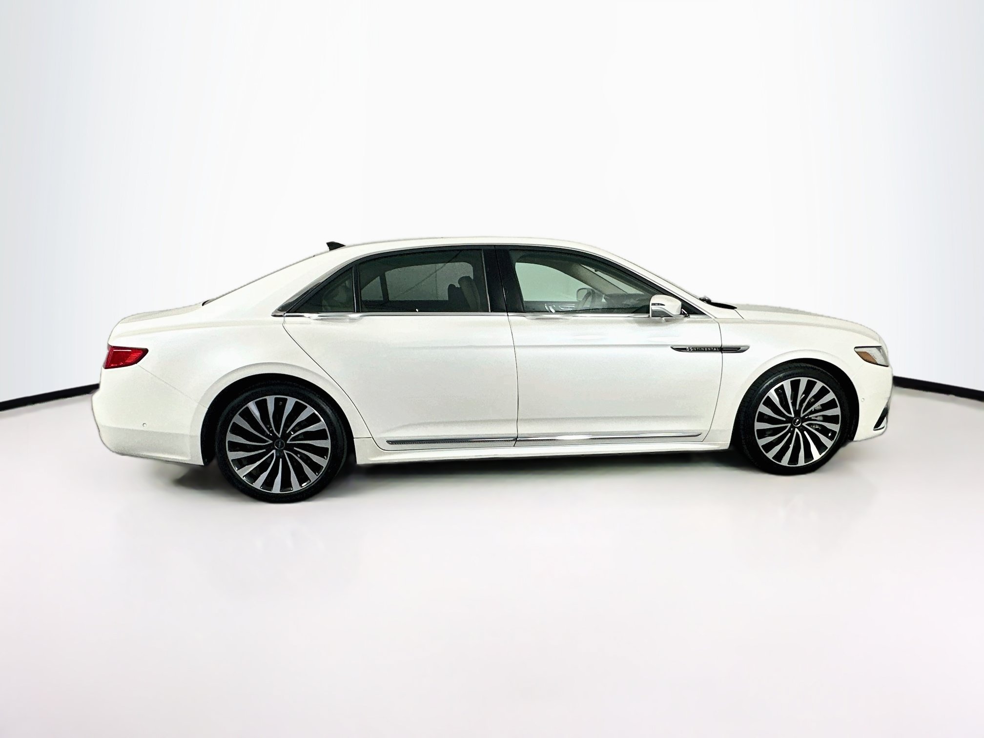 Used 2018 Lincoln Continental Black Label AWD/4WD image 10