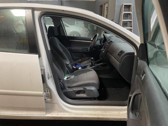 Used 2008 Volkswagen Rabbit S image 29