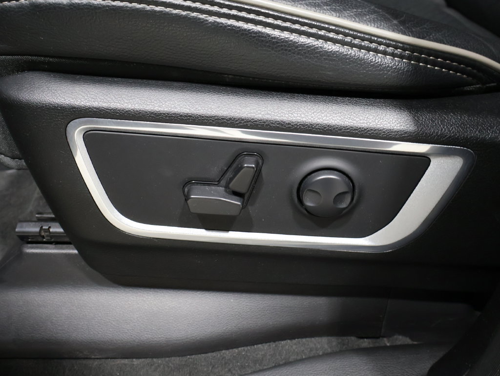 Used 2023 RAM 1500 Laramie AWD/4WD image 14