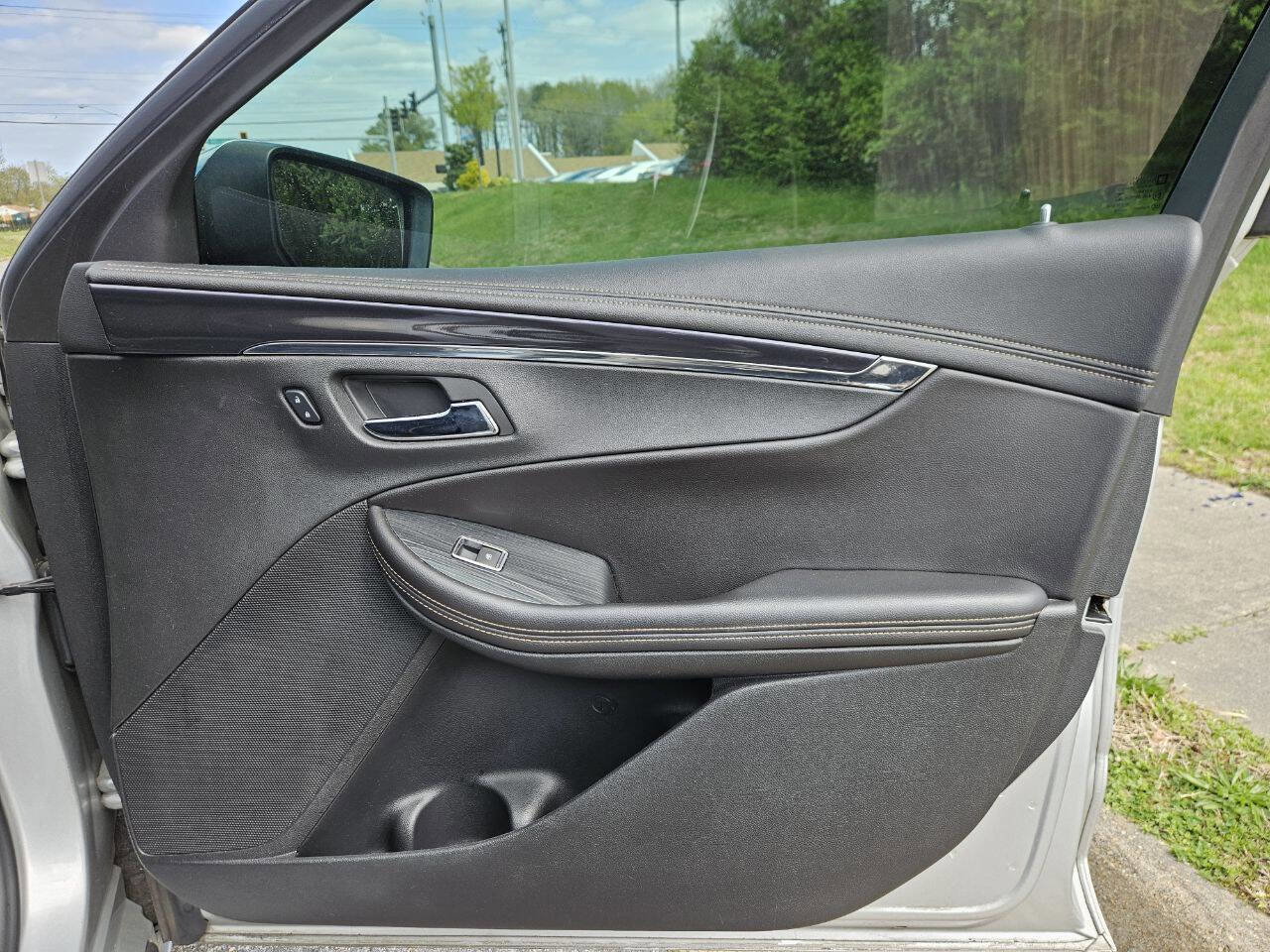 Used 2016 Chevrolet Impala LTZ image 16