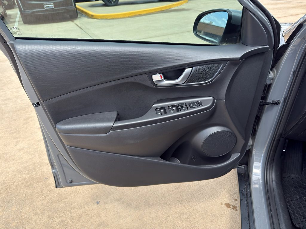 Used 2023 Hyundai Kona SEL FWD image 9