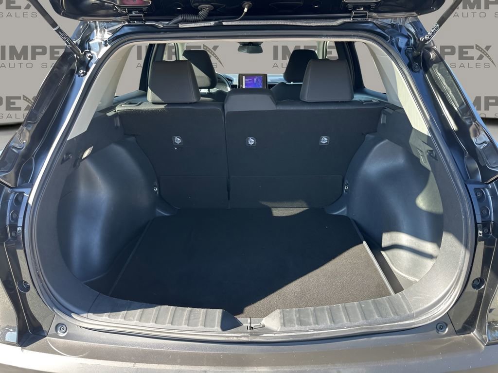 Used 2024 Toyota Corolla Cross LE image 25