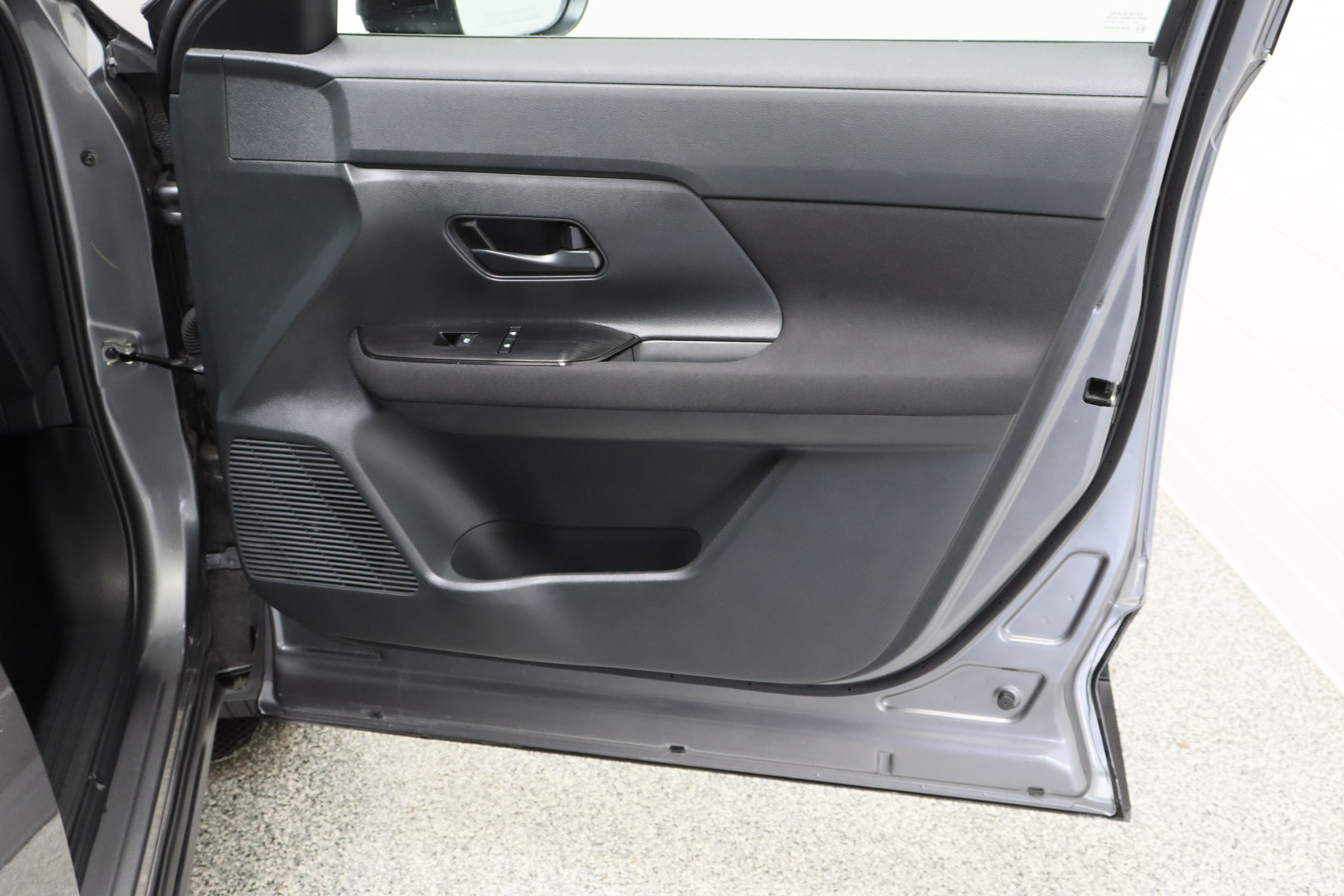 Used 2025 Nissan Kicks S FWD image 33