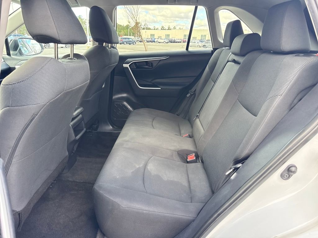 Used 2021 Toyota RAV4 LE image 26