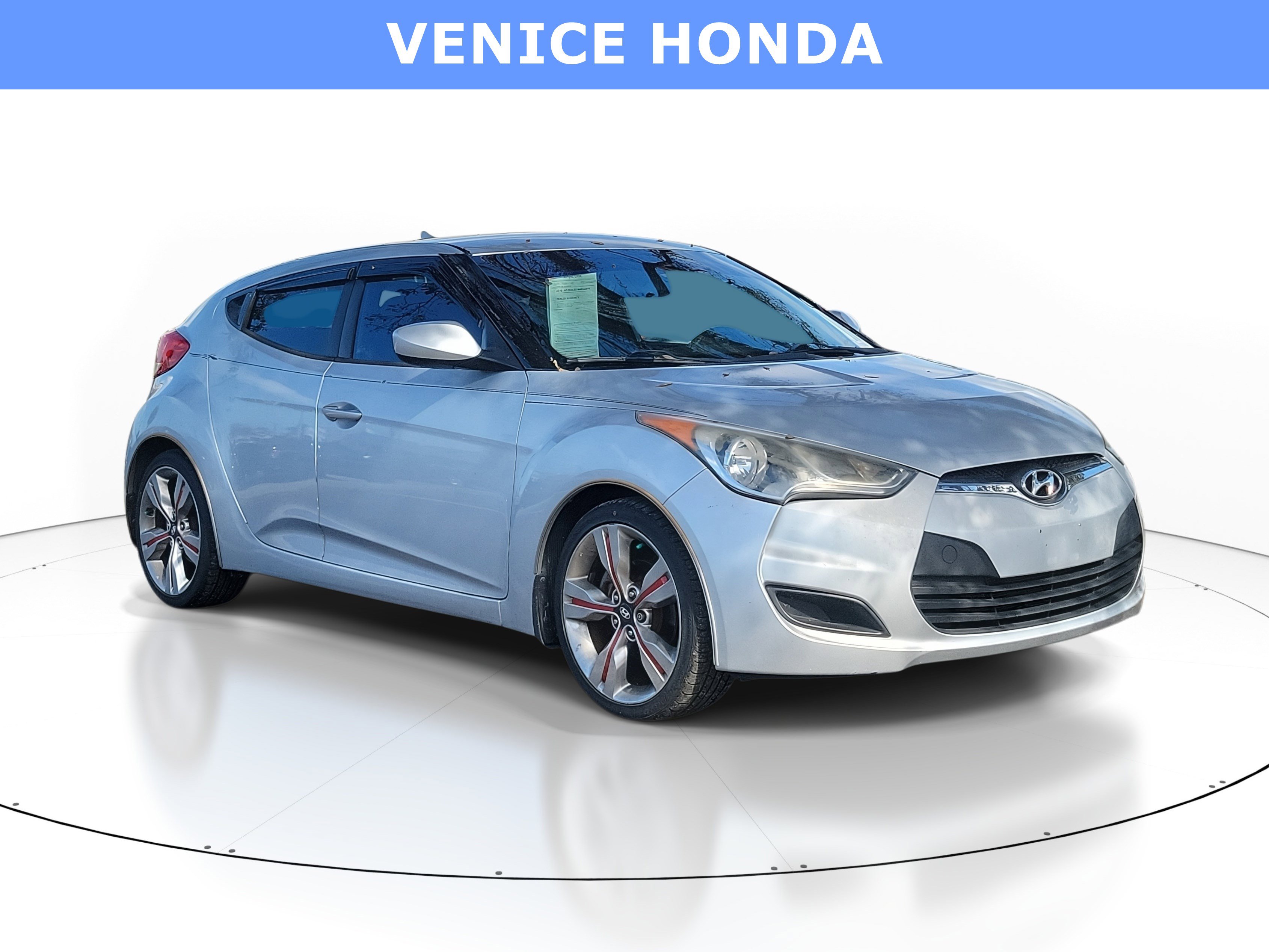 Used 2012 Hyundai Veloster image 1