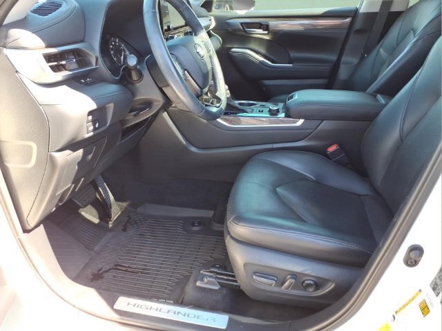 Used 2020 Toyota Highlander Limited AWD/4WD image 21