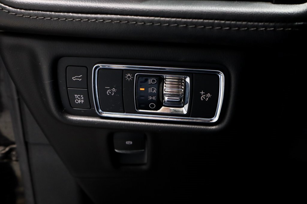 Used 2022 Lincoln Nautilus FWD w/ Premium Package image 28