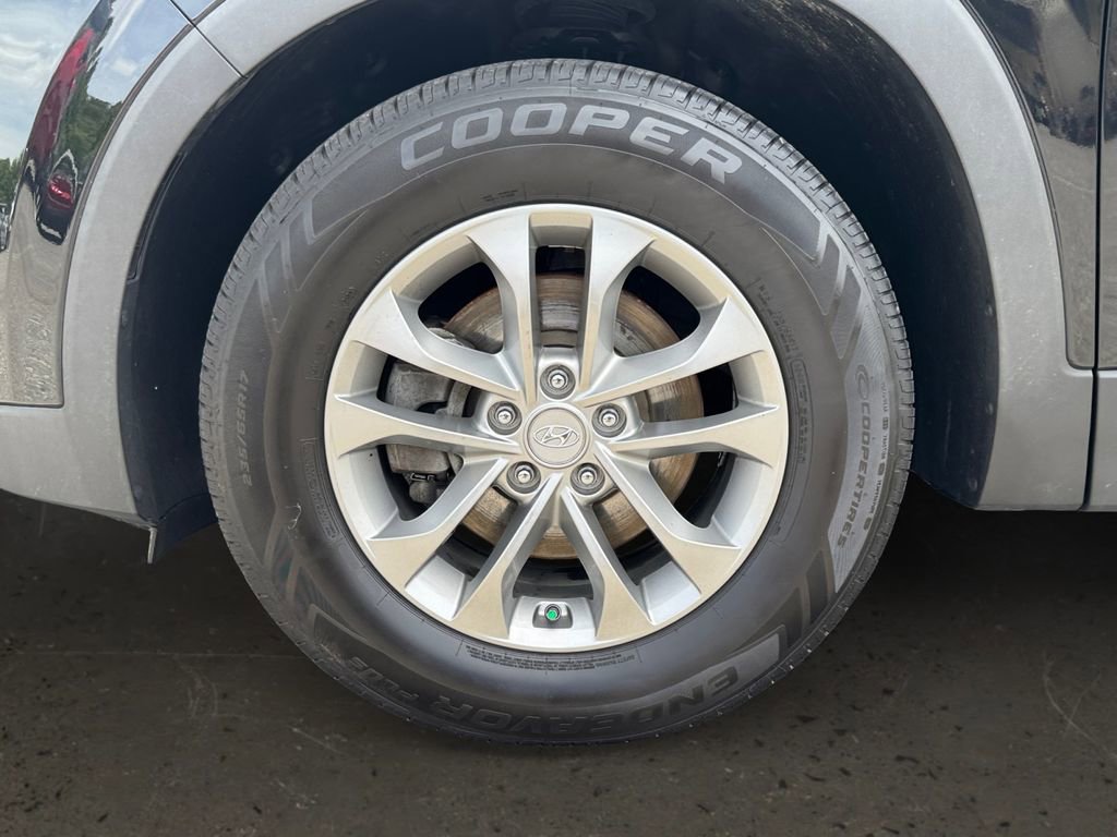 Used 2019 Hyundai Santa Fe SE AWD/4WD image 10