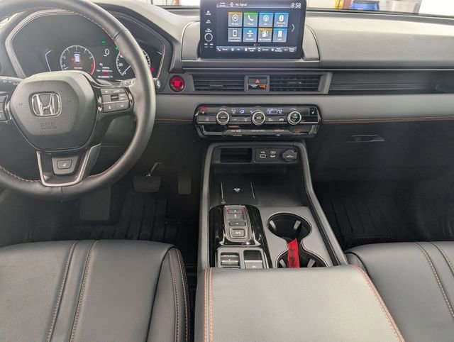 Used 2025 Honda Pilot TrailSport image 26