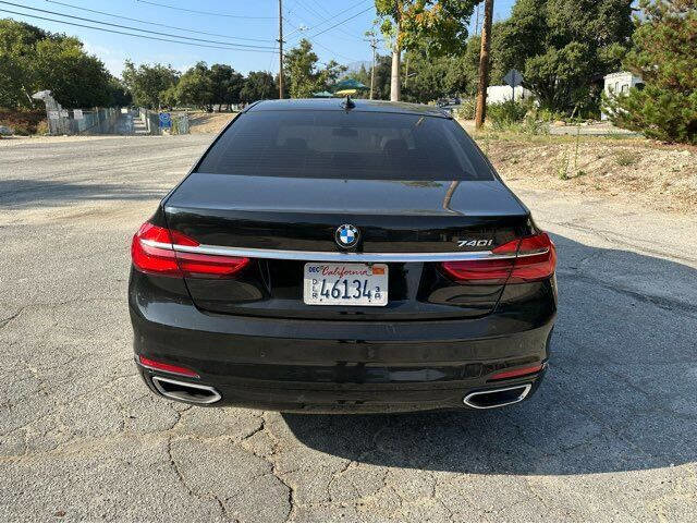 Used 2017 BMW 740i image 6