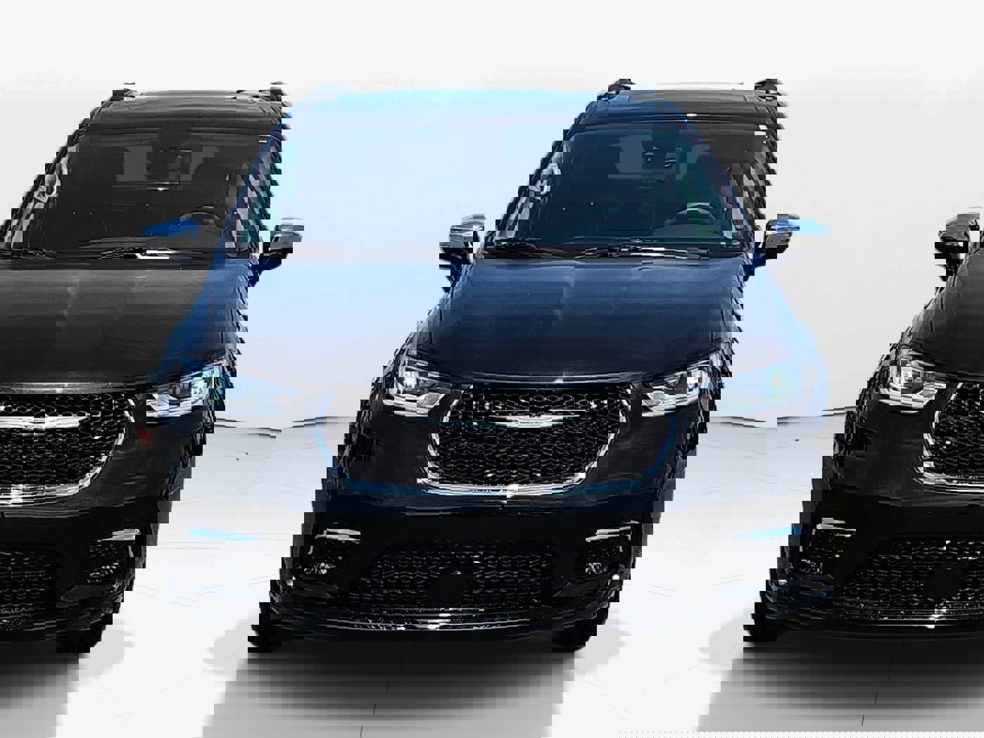 Used 2023 Chrysler Pacifica Limited w/ Uconnect Theater Family Group image 8