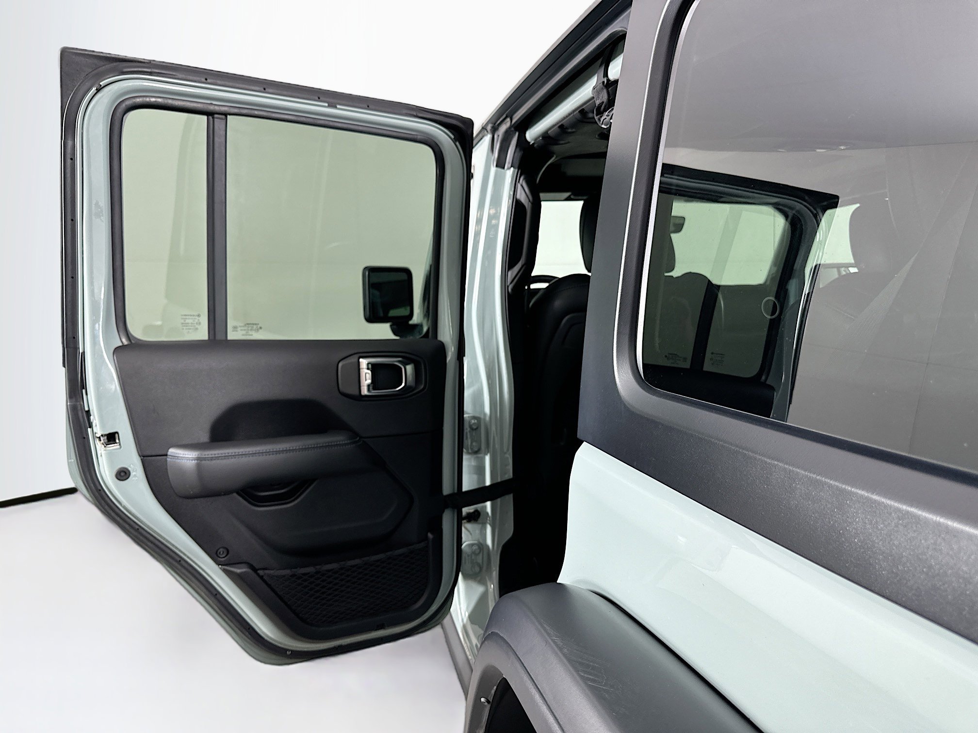 Used 2023 Jeep Wrangler Unlimited Rubicon 4xe w/ Cold Weather Group image 26