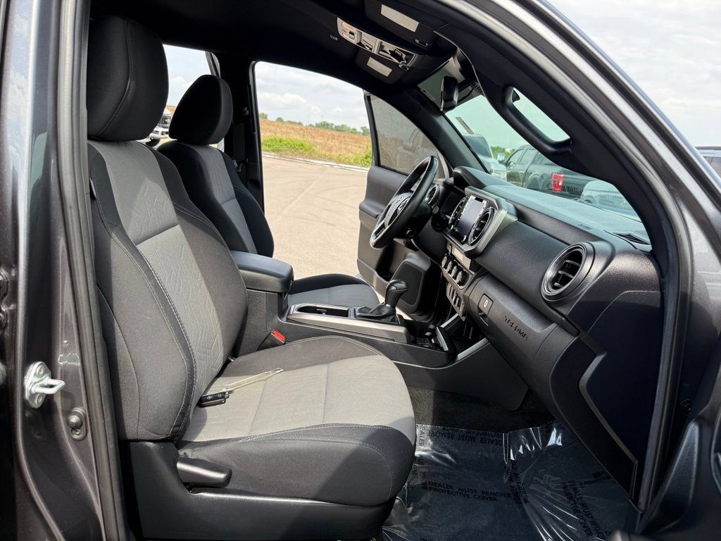 Used 2021 Toyota Tacoma TRD Off-Road AWD/4WD image 16