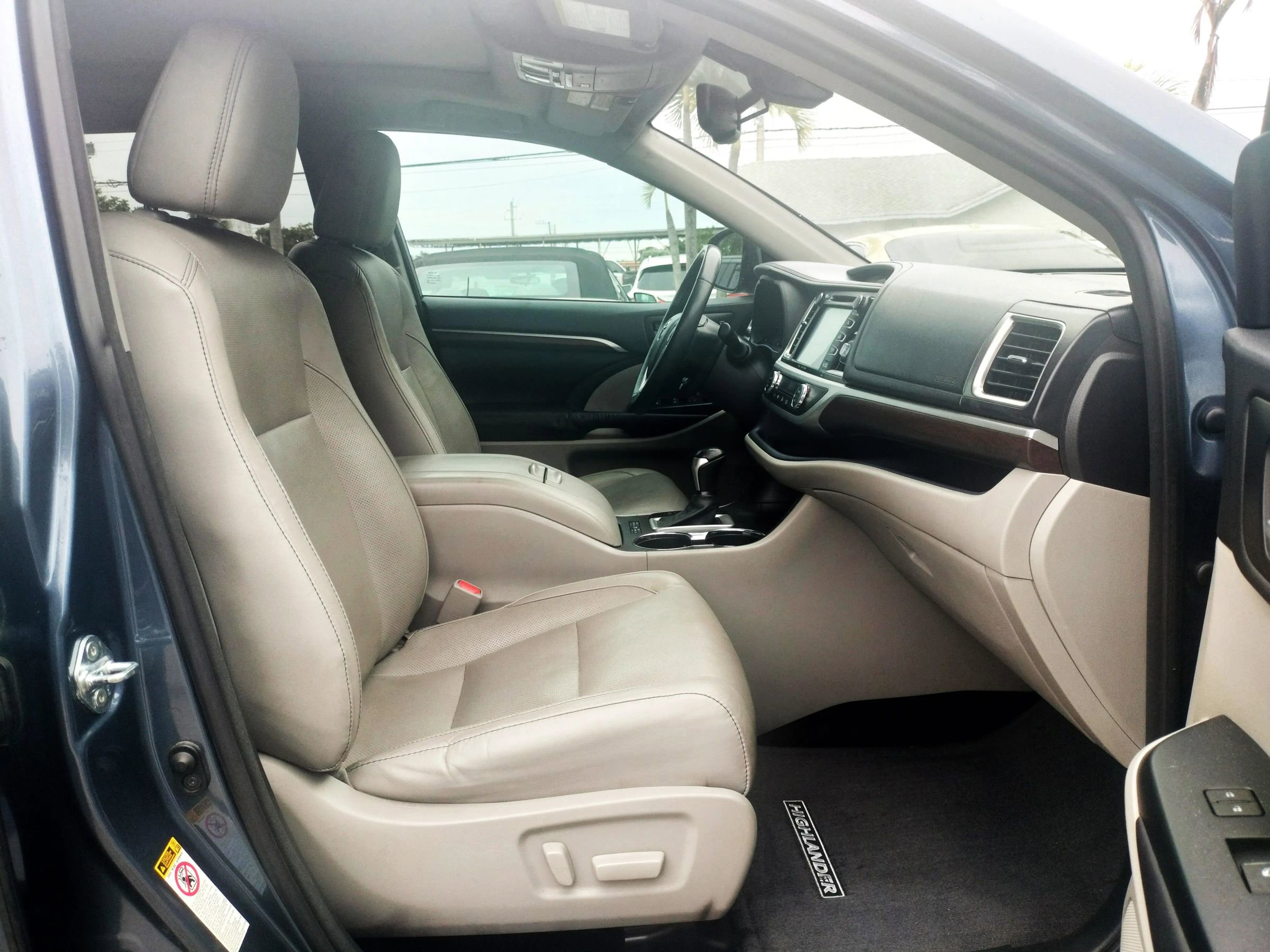 Used 2016 Toyota Highlander Limited Platinum image 24