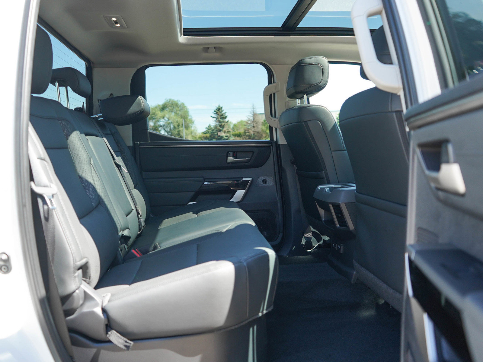 Used 2022 Toyota Tundra Limited AWD/4WD image 12