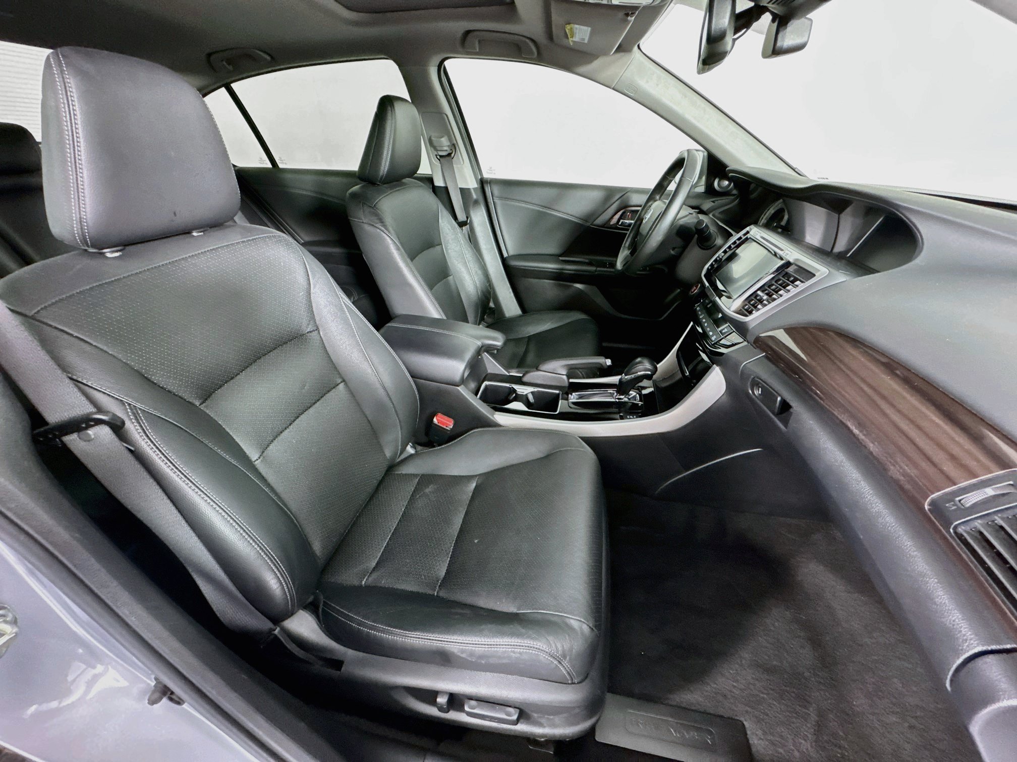 Used 2017 Honda Accord Touring image 29