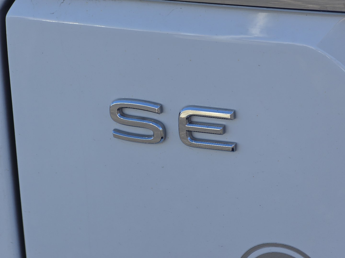Used 2025 Volkswagen Atlas SE AWD/4WD image 15