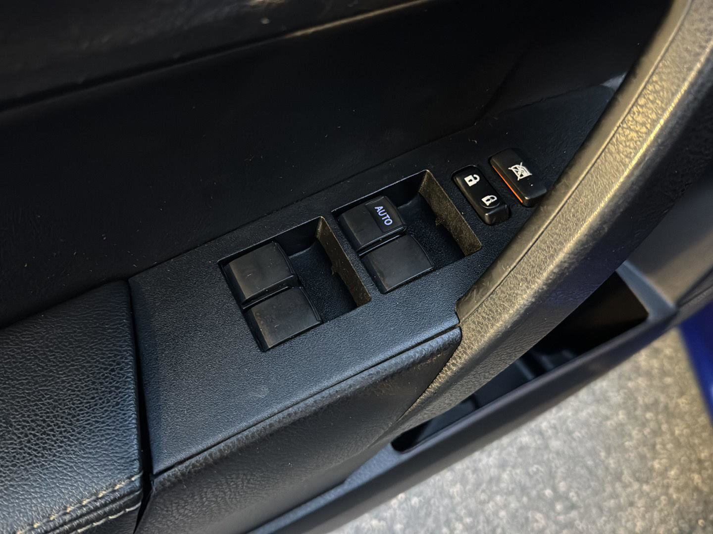 Used 2014 Toyota Corolla S Premium image 28