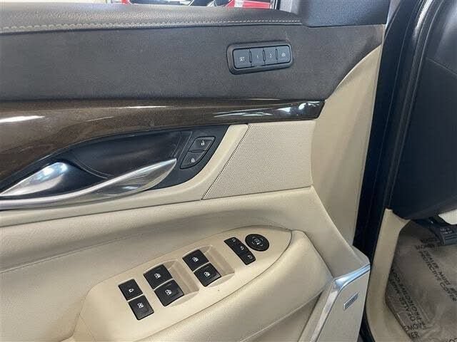 Used 2020 Cadillac Escalade Luxury AWD/4WD image 13