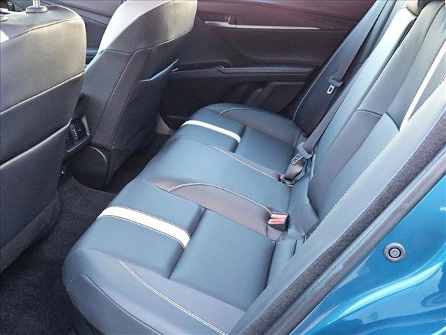 Used 2025 Toyota Camry SE image 18