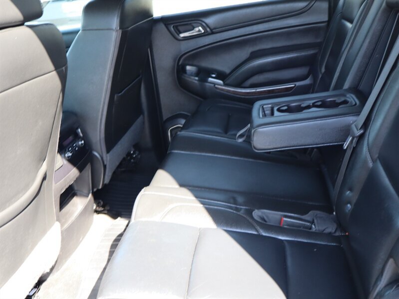 Used 2018 Chevrolet Suburban LT w/ Luxury Package AWD/4WD image 17