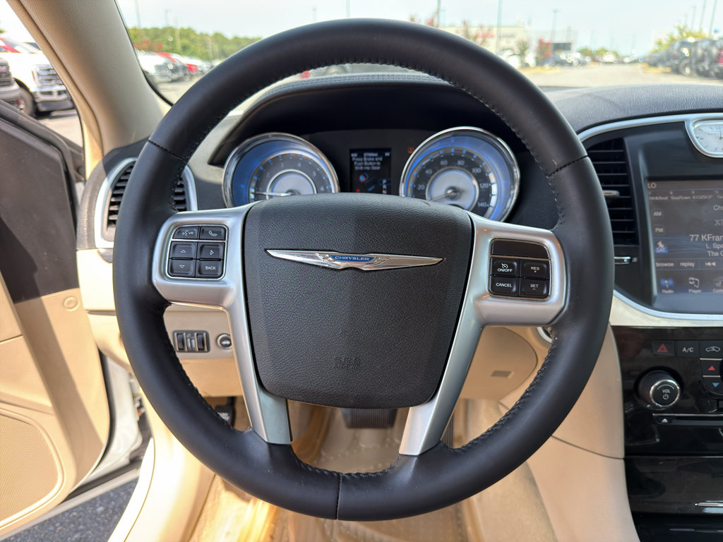 Used 2013 Chrysler 300 RWD image 11