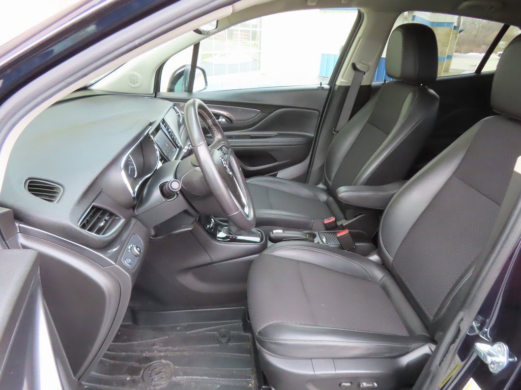 Used 2022 Buick Encore Preferred image 21