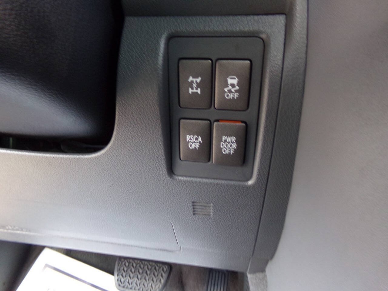 Used 2008 Lexus LX 570 4WD image 32