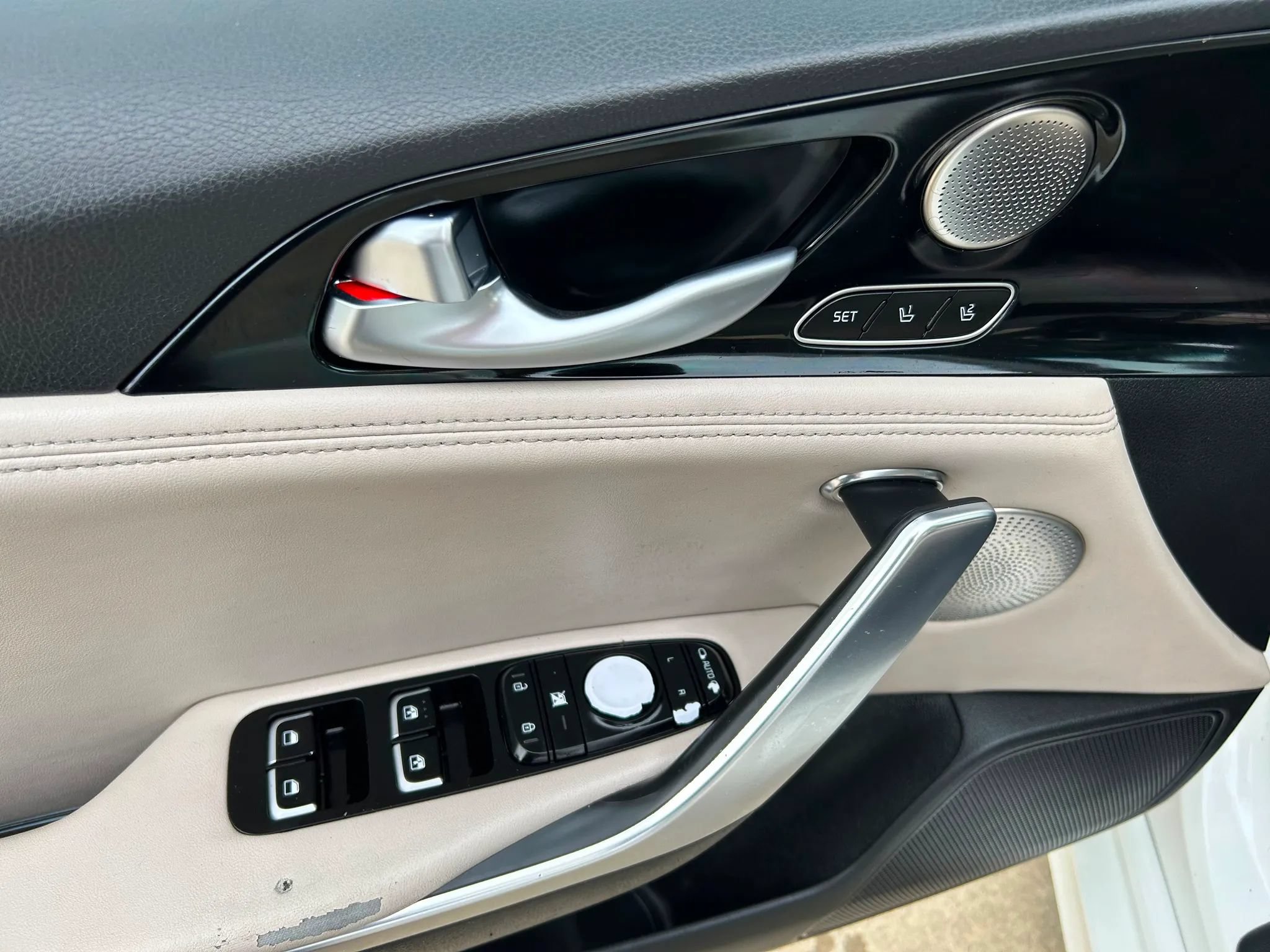 Used 2018 Kia Stinger Premium RWD image 11