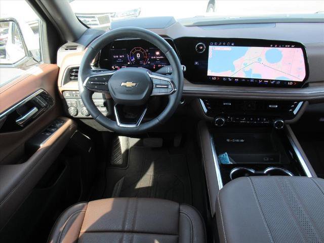 Certified 2025 Chevrolet Suburban High Country AWD/4WD image 13