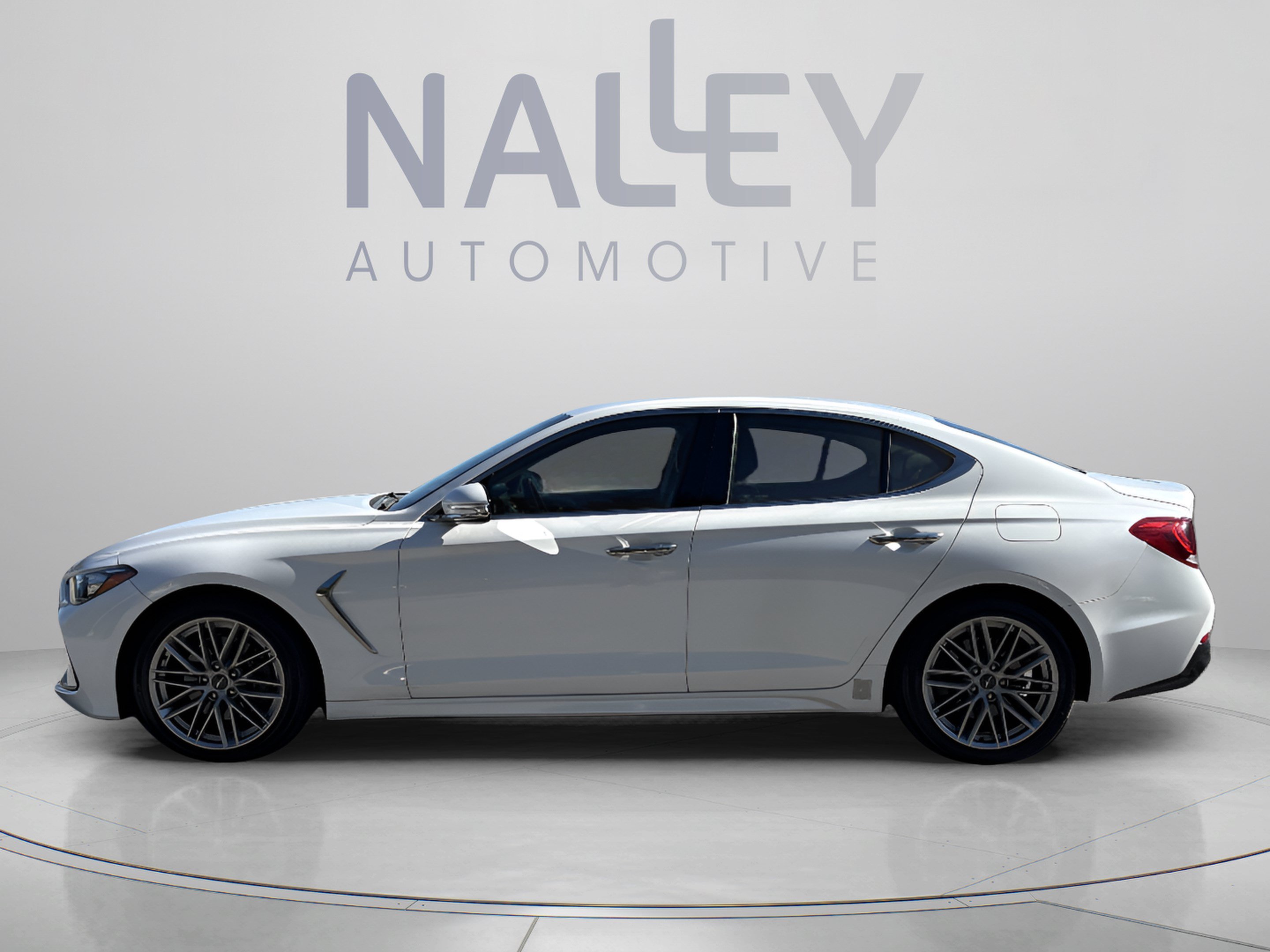 Used 2020 Genesis G70 2.0T RWD image 2